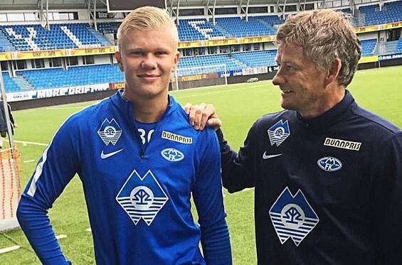 重建触球前 重建触球前